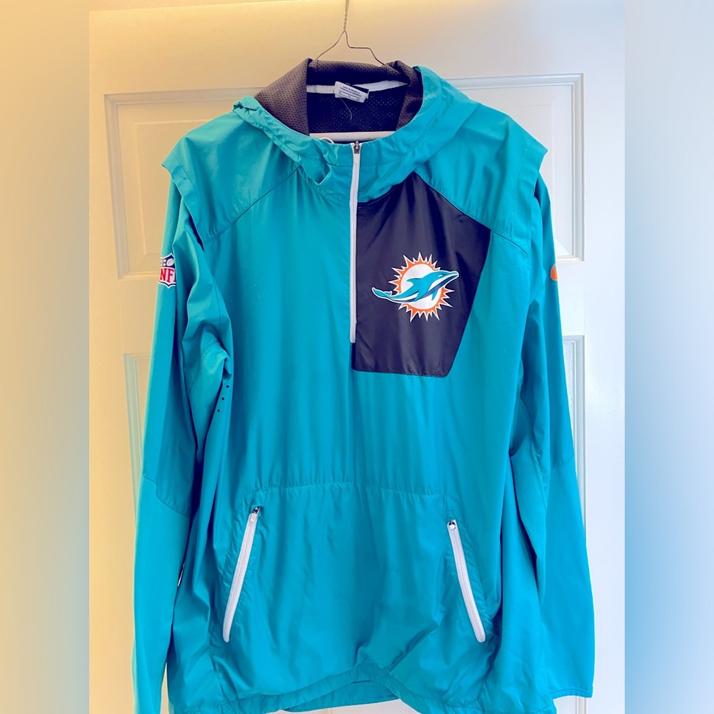 Miami Dolphin’s, Mens windbreaker/rain jacket with hood. Size XL.